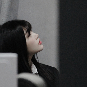 男生将困困申请女生的定眼视频网站
